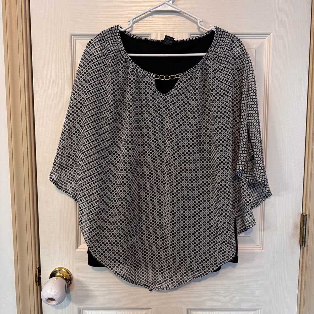 Robert Louis Chiffon Pop-Over Cape Overlay Top Blouse Black & White Geometric L